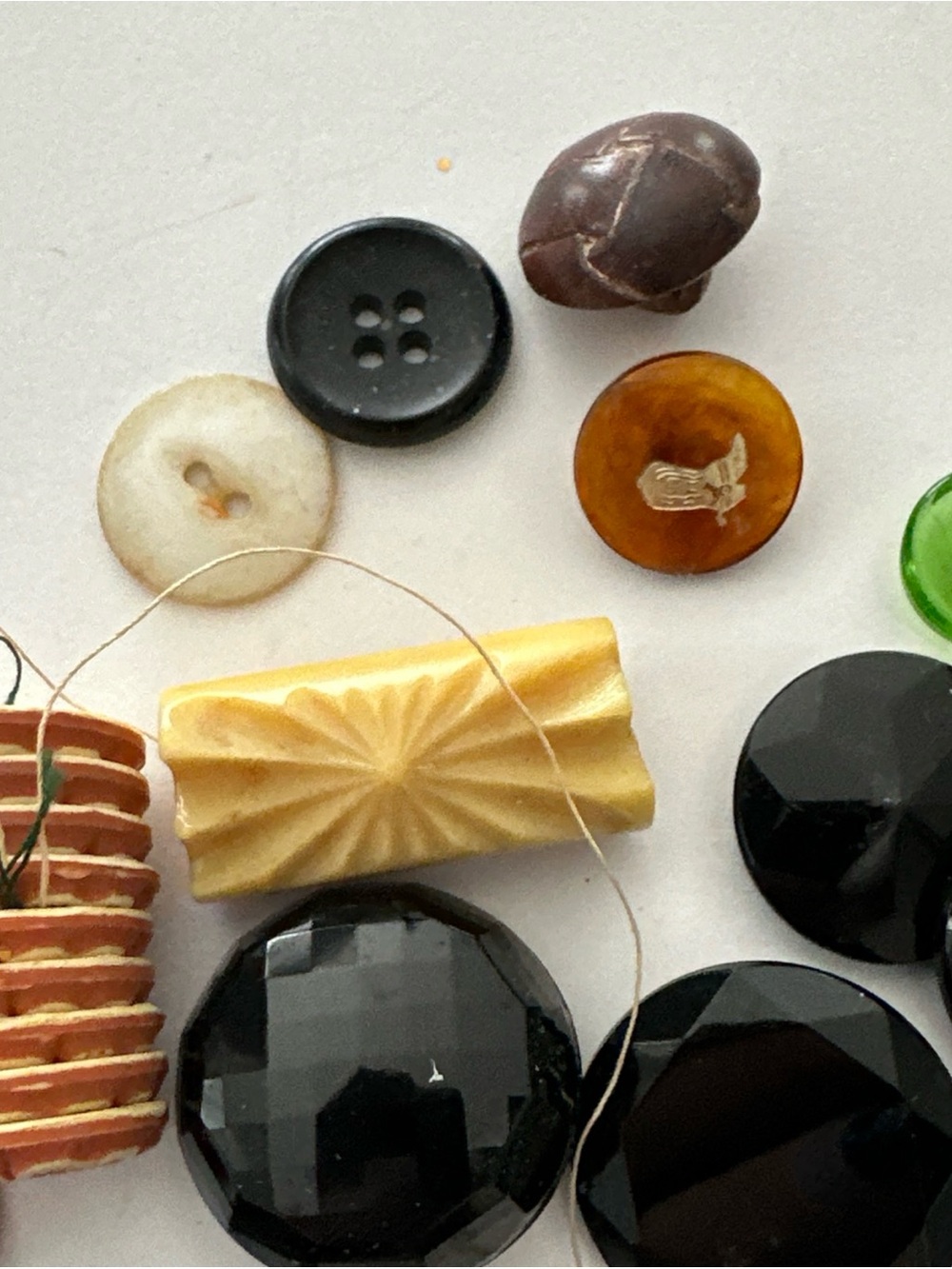 Lot Antique Bakelite Shell Coat Sewing Buttons Collection - Picture 11 of 16